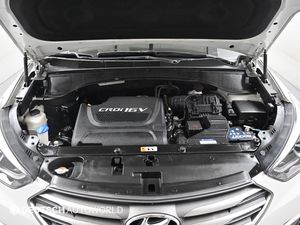 Hyundai Santa Fe 2.0 CRDi AWD Automático SUV, Paquete Tecnológico, Características de Seguridad Avanzadas, Muy Limpio, Eficiente en Consumo de Combustible - Product Image 2