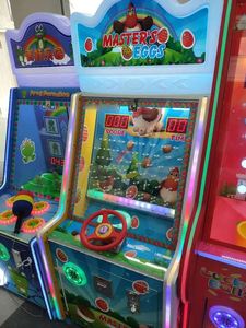 Máquina de Juego Electrónica Operada con Monedas para Niños, Juego de Atrapar Huevos del Maestro - Product Image 2