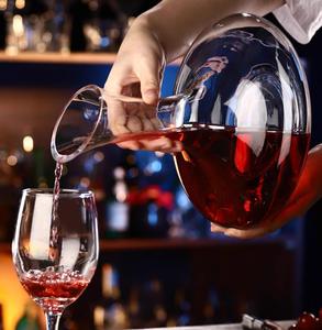 Decantador de vino tinto de vidrio inclinado elegante de alta calidad, estilo americano clásico transparente para <span class=keywords><strong>Bar</strong></span> en casa, único y Premium para regalo - Product Image 2