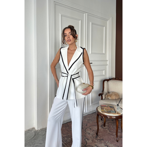 Conjunto de Traje Blanco para Mujer con Detalle de Ribete, Incluye Pantalones con Chaleco y Detalle de Cinturón - Product Image 3