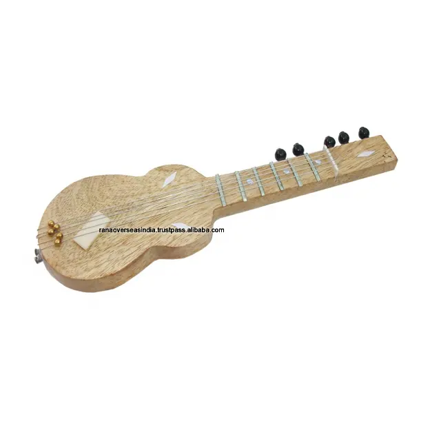 装飾的な木製ギター