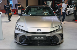 Camry 2026 2.0G Edizione Premium Guida a Sinistra Berlina Motore a Benzina Sedili in Tessuto R17 - Product Image 2