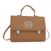 Les usines proposent en gros des sacs à main mignons, des sacs pour filles, des sacs à bandoulière pour femmes et des sacs à dos.