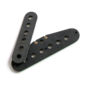 Placa Base de Fibra Negra Donlis para Pastillas de Bobina Simple de Guitarra ST con Espaciado de Cuerdas de 48/50/52 mm - Product Image 2