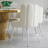 Chaise de salle à manger en cuir blanc d'hôtel moderne fantaisie pieds en métal