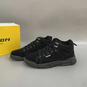 Bottes de neige chaudes en peluche originales de haute qualité pour l'hiver, chaussures de marche extérieures à fond plat pour hommes - Product Image 1