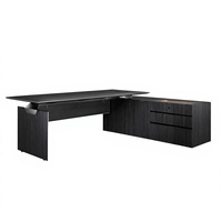 Bureau de direction moderne pour le travail, avec tiroir à pied de meuble et rangement à portes en grain de bois, pieds en métal