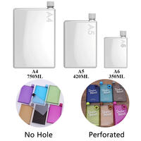 Personalisiertes Logo BPA-freie Plastikflasche Flaches A5 Notizbuch Wasserflasche A4 A6 380ml 450ml 750ml Leicht zu Tragende Fitness-Trinkflasche