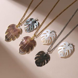 Wanita Bohemian gaya putih abu-abu ungu cangkang tembaga rantai kalung bentuk daun liontin untuk ulang tahun pernikahan cakar pengaturan - Product Image 1