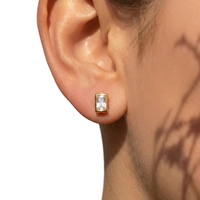 Boucles d'oreilles clous QX en argent sterling 925 plaqué or avec zircone cubique taille baguette pour femme, serties clos, vente en gros