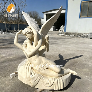 Sculpture en marbre blanc grandeur nature Psyche Revived by Cupid's Kiss, style classique de la Rome antique, à vendre - Product Image 1