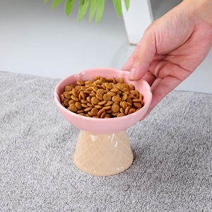 El cuenco de cerámica para gatos con forma de helado de barbilla negra protege el cuenco cervical para gatos y perros - Product Image 5