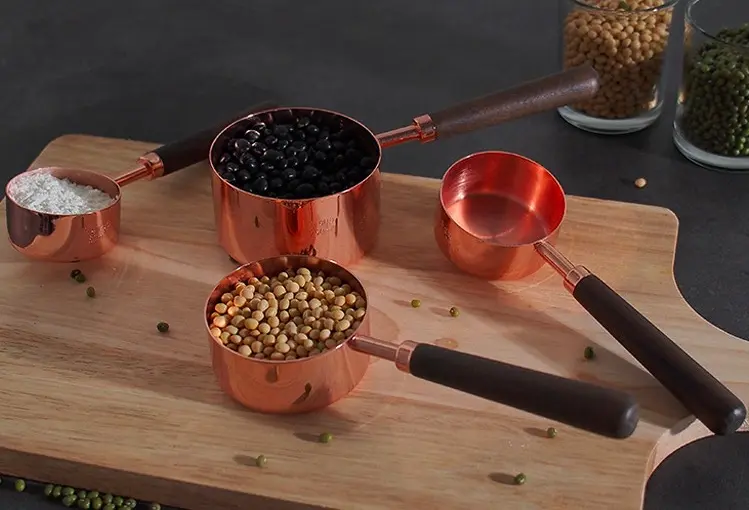 Massivholz griff Premium Edelstahl Roségold polierte Messbecher zum Kochen Backen von trockenen flüssigen Messbechern