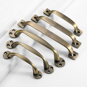Maniglie e <span class=keywords><strong>Pomelli</strong></span> <span class=keywords><strong>per</strong></span> <span class=keywords><strong>Mobili</strong></span>, Maniglia da Cucina in Bronzo Anticato, <span class=keywords><strong>Pomelli</strong></span> <span class=keywords><strong>per</strong></span> Porte, Maniglie Antiche <span class=keywords><strong>per</strong></span> Cassettiere - Product Image 3