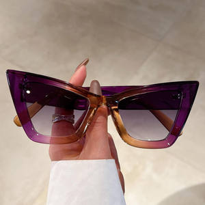 <span class=keywords><strong>Gafas</strong></span> de <span class=keywords><strong>sol</strong></span> bohemias Vintage para mujer 2024 con montura de ojo de gato Material de PC disponible en negro, blanco, rosa, morado para fiestas - Product Image 3