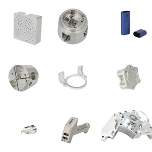 Pièces personnalisées en aluminium usinées avec précision par CNC et adaptateurs filetés usinés par électroérosion à fil - Product Image 1