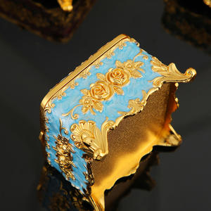 صندوق مجوهرات ملون على شكل قلب صندوق تراثي فاخر من سبائك الزنك محمول وصغير للخواتم والمجوهرات - Product Image 4