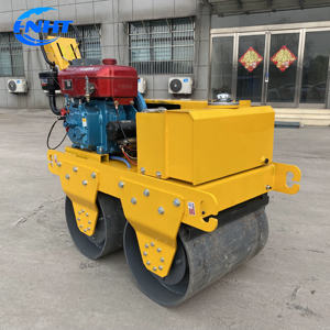 รถบดอัดดินไฮดรอลิกแบบดรัมคู่ขนาดเล็ก พร้อมเครื่องยนต์ฉางไช่ และมอเตอร์/ชุดเกียร์สำหรับงานบดอัดดินในงานวิศวกรรม - Product Image 1