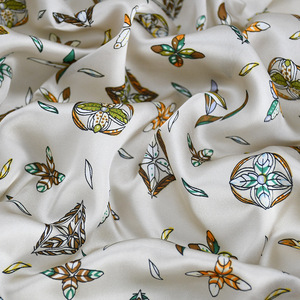 Sciarpa in seta 70 denier in stile coreano vintage chic per la primavera e l'estate - Product Image 3