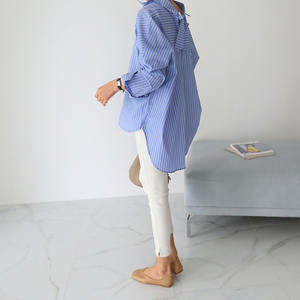 ブティック卸売 2026年春新作 ストライプシャツ レディース ミドル丈 韓国風 ルーズ イレギュラー 長袖 レディースシャツ - Product Image 2