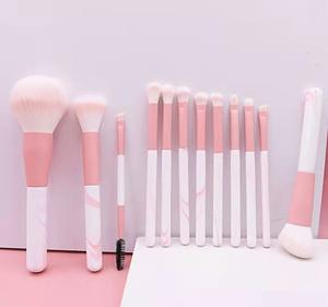 YUE Hot Style <span class=keywords><strong>Recomendado</strong></span> 12 PCS Clear Sky Face Makeup Brush Set Super Soft Pelo sintético Principiante Herramientas de belleza al por mayor - Product Image 5