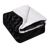 Couverture en peluche d'agneau double couche épaissie personnalisée couverture en peluche longue imitation fourrure teinte par cravate couverture en peluche Pv brossée pour l'hiver