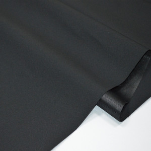 Doux non bruyant imperméable à l'huile 3 couches 100% tissu de veste de costume en polyester extensible mécanique pour vêtements d'extérieur - Product Image 3