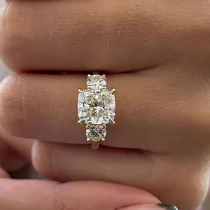 Bán Buôn Tùy Chỉnh Cubic Zirconia Eternity Nhẫn Phụ Nữ Jewelry Promise 925 Sterling Silver Ba Stones Engagement Wedding Ring