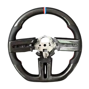 Volant de voiture Ford <span class=keywords><strong>Mustang</strong></span> 2010 2011 2012 2013 2014 Accessoires de voiture personnalisés de haute qualité pour volant en fibre de carbone - Product Image 1