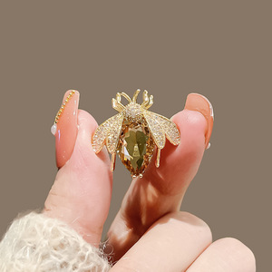 Mignon diamant abeille broche pour femmes vêtements accessoires strass broches broches insectes broches épinglette manteau CorsageGJZ-BXZ049 - Product Image 4
