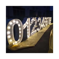 Vente en gros usine : Ampoules de fête étanches pour l'extérieur, lettres géantes lumineuses de 4 pieds, chiffres lumineux pour décoration de fête