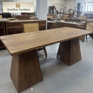 Juego de Mesa de Comedor de Madera Ecológica Impermeable con Diseño 3D Personalizado de Estilo Moderno Clásico, Sillas de Madera Maciza para Uso en Hoteles y Apartamentos - Product Image 1
