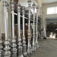 Lampadaire européen antique de luxe du fabricant Poteaux de jardin LED décoratifs d'extérieur avec moule