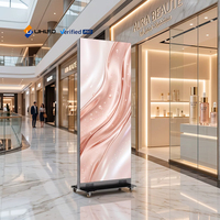 Afficheur LED pliable UHLED P1.86 pour intérieur, 640x1920mm, ultra fin, écran publicitaire numérique portable pour magasin de détail