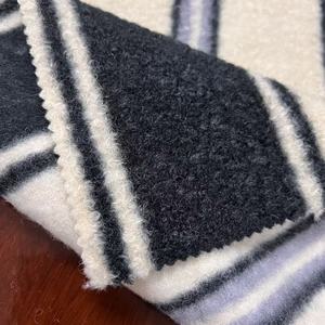 Tissu imprimé bouclé rayé effet <span class=keywords><strong>brosse</strong></span> 100% Polyester 150cm 320-330GSM Doux et moelleux pour vêtements de filles et textile de maison Vente en gros - Product Image 6