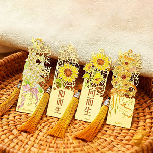 Presentes Lembrança Bonito Anime Marcador De <span class=keywords><strong>Metal</strong></span> Liga De Zinco Marcadores De Prata Dourada Etch Marcador Personalizado Esmalte 3D com Borla - Product Image 1