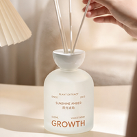 Diffuseur d'ambiance esthétique Ins, bouteille rose et blanche mate, couvercle en forme de boule, bâtonnets en fibres naturelles, parfum personnalisé pour cadeau de pendaison de crémaillère