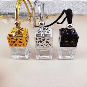 Venta al por mayor 5ml 6ml 8ml 10ml Square Car Perfume Difusor botellas de vidrio con tapa de madera vacío colgante coche difusor de aroma - Product Image 4