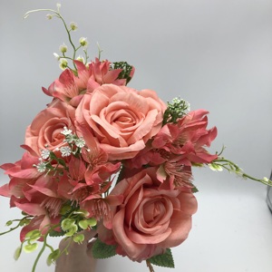 K-0060 Comprar en Línea <span class=keywords><strong>a</strong></span> Precio de Fábrica, Flores Artificiales OEM, Rosas Artificiales Realistas al Tacto, Ramo de Rosas Blancas Artificiales al por Mayor - Product Image 3
