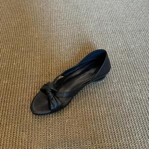 Sandales d'été 2026 vintage en daim à brides croisées torsadées, bout ouvert et talon épais pour femme - Product Image 3