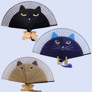 En stock – Éventail pliant japonais de 21 cm en tissu, motif chat de dessin animé, avec coque en bambou et soie – Cadeau d'affaires, article fantaisie - Product Image 1
