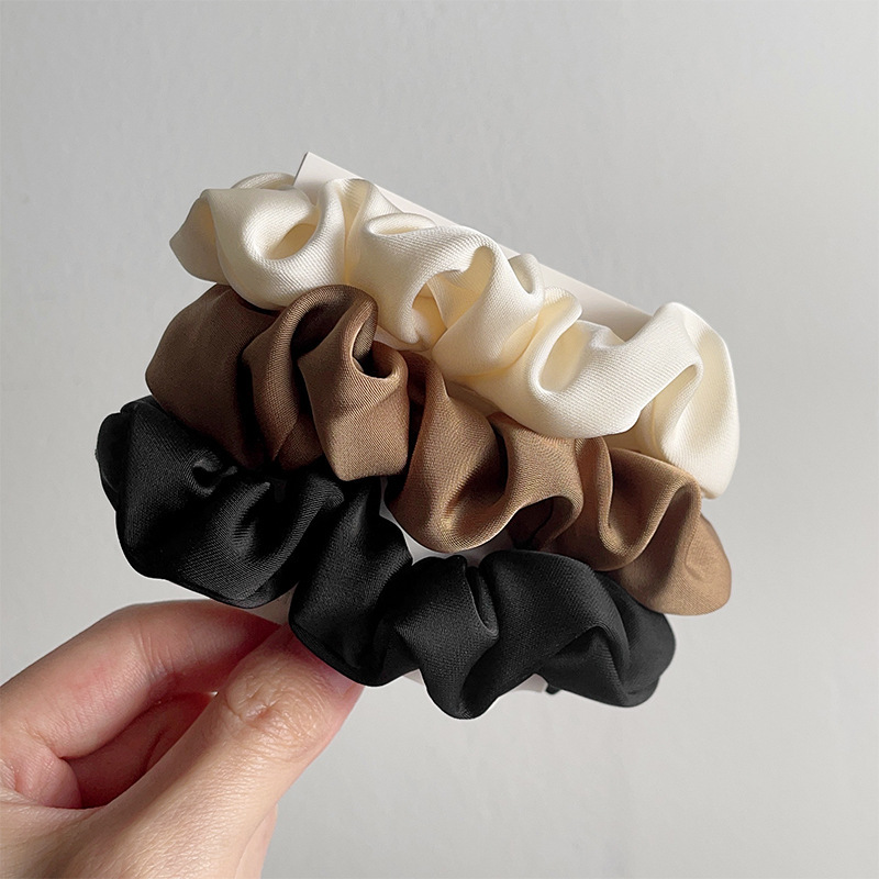 Ensemble trois couleurs café au lait