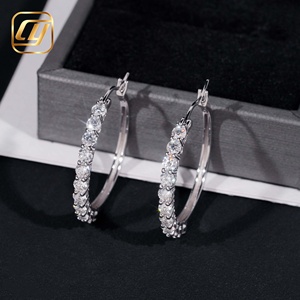 Boucles d'oreilles créoles inversées en argent 925 avec moissanite, entièrement pavées et serties, pour femmes, stock en gros - Product Image 5