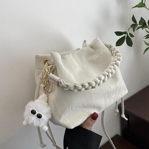 Bolso tote casual transfronterizo para mujer, nuevo, <span class=keywords><strong>de</strong></span> gran capacidad, <span class=keywords><strong>de</strong></span> terciopelo, bandolera minimalista, bolso <span class=keywords><strong>de</strong></span> <span class=keywords><strong>mano</strong></span> para compras, individual - Product Image 3