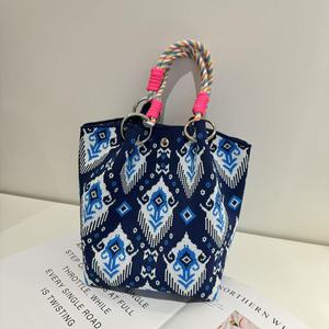 Bolso de mano suave de diseñador de tendencias 2025 <span class=keywords><strong>para</strong></span> mujer, nueva colección de gran capacidad, mercados en línea de moda populares <span class=keywords><strong>para</strong></span> damas - Product Image 4