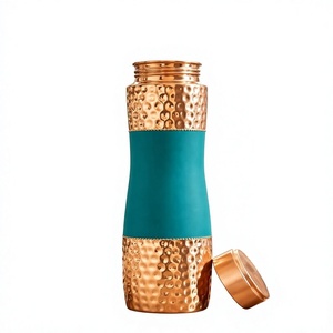 Botella de Agua de Cobre Puro Martillada a Mano de 1000 ml |   Botella Ayurvédica a Prueba de Fugas para Beber |   Botella de Cobre Hecha a Mano para el Hogar, Oficina o Gimnasio - Product Image 1