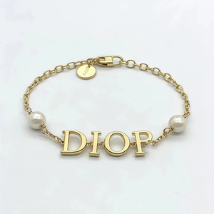 Fade-resistant and High Color Retention D-letter Bracelet, Fashionable Letter Pearls, Light Luxury and High-grade Feeling - Product Image 2