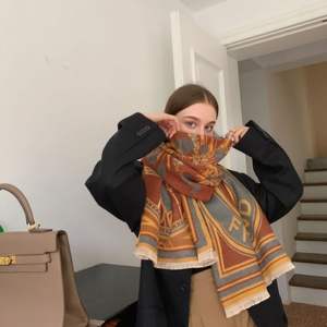 Châles en imitation cachemire imprimé licorne européenne Automne et hiver Écharpe double face pour femmes Écharpes d'animaux à blocage de couleur - Product Image 3