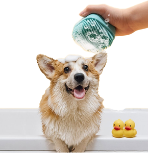 Nuevo baño perro Limpieza de mano cepillo de baño peine mascota champú masaje para perros y gatos - Product Image 1
