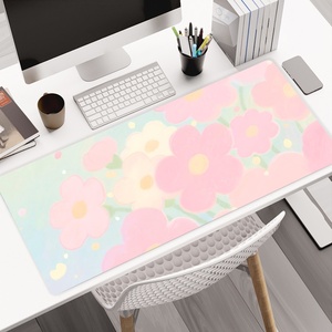 Tapis de souris de jeu en caoutchouc personnalisé avec un design de dessin animé mignon, base en caoutchouc personnalisable, tapis de souris XLL grand format pour le jeu, le bureau et l'utilisation sur ordinateur de bureau - Product Image 1